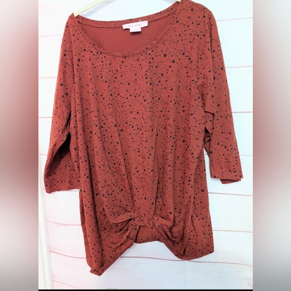 Nwot ReitmansWomen's  Rust Colored Floral Top with Black Speckles Size 2X